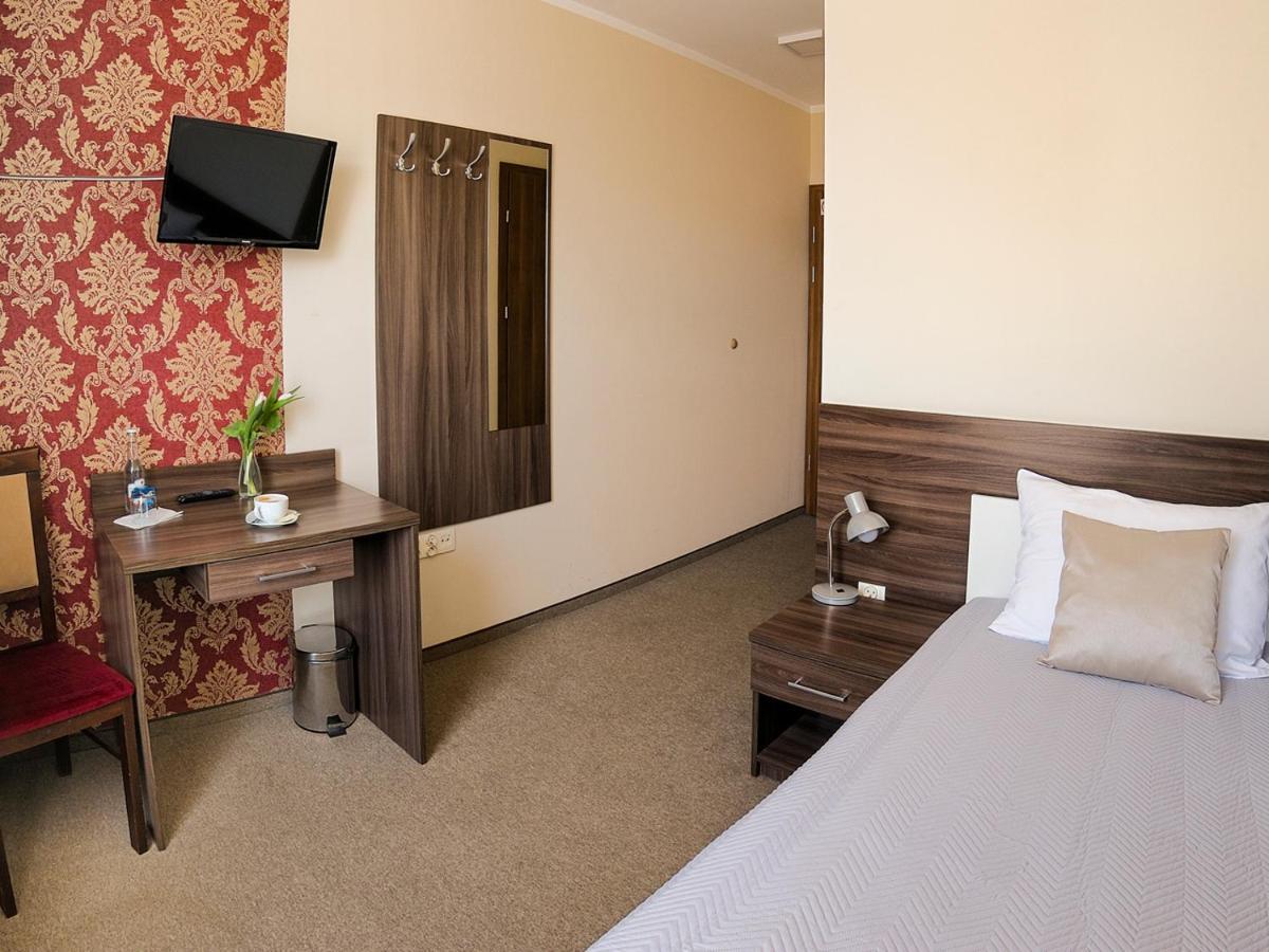 Hotel Dabrowski ออชเวียนชิม ภายนอก รูปภาพ