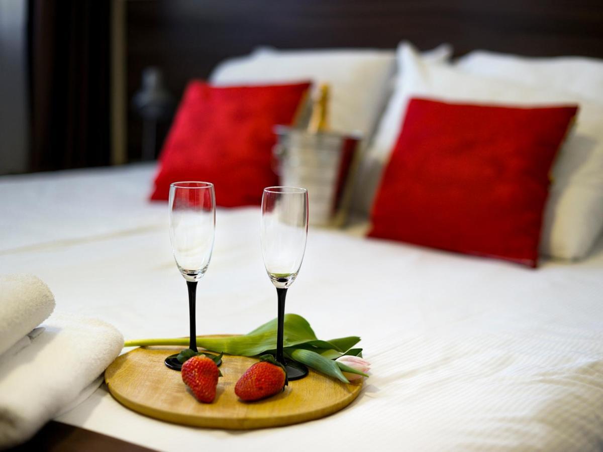 Hotel Dabrowski ออชเวียนชิม ภายนอก รูปภาพ