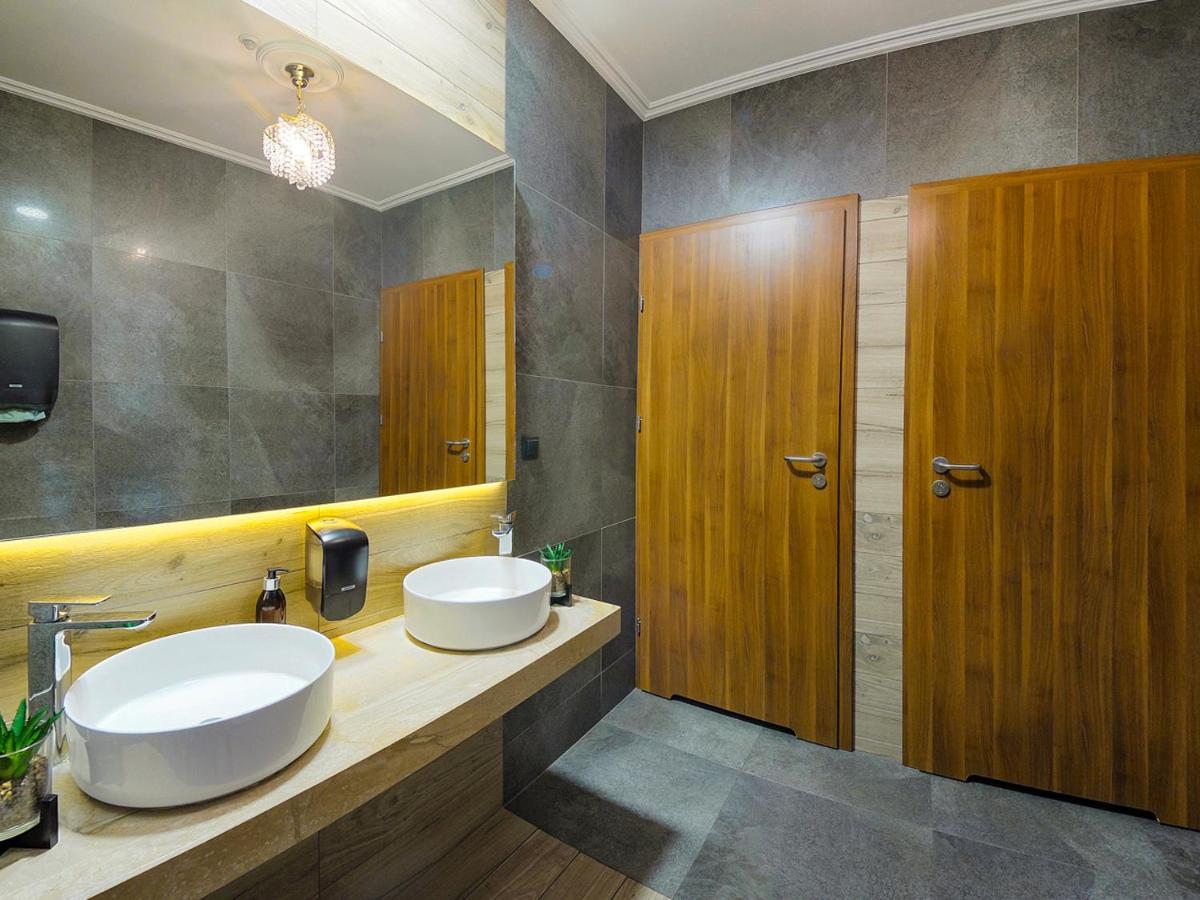 Hotel Dabrowski ออชเวียนชิม ภายนอก รูปภาพ