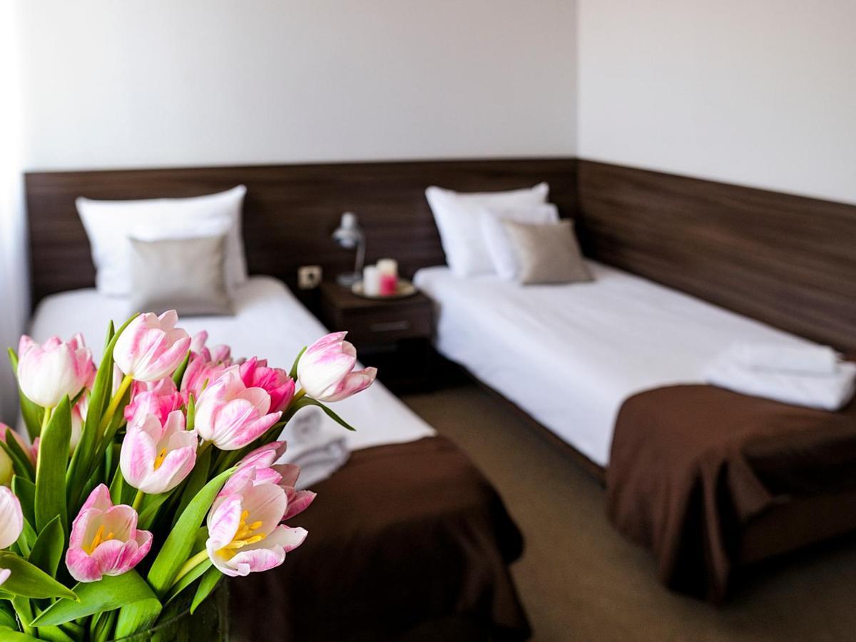Hotel Dabrowski ออชเวียนชิม ภายนอก รูปภาพ
