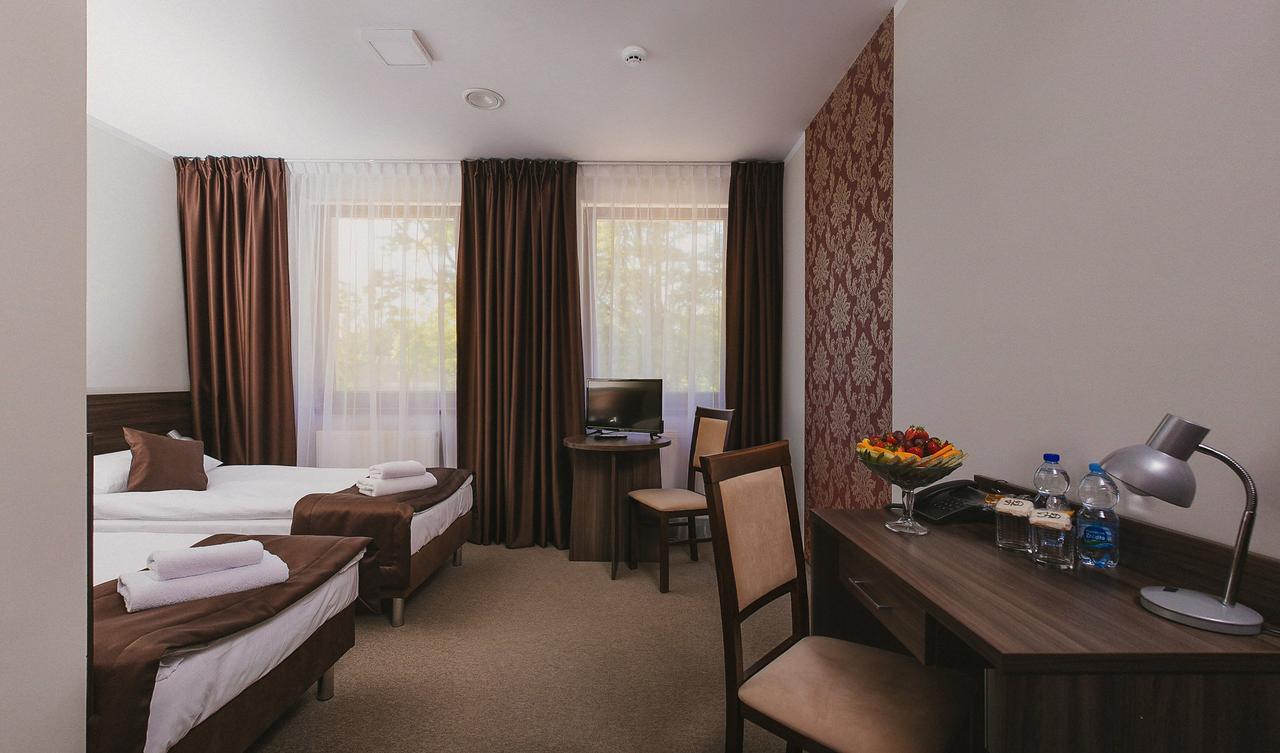 Hotel Dabrowski ออชเวียนชิม ภายนอก รูปภาพ